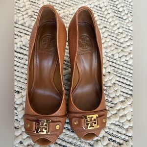 Gorgeous Tory Burch peep-toe wedge. Size 8. Free shipping!